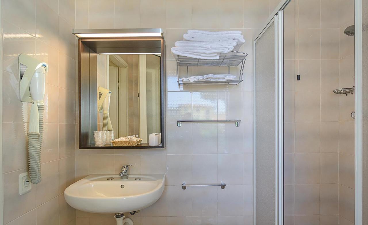 Hotel Apuana Marina di Pietrasanta Dış mekan fotoğraf