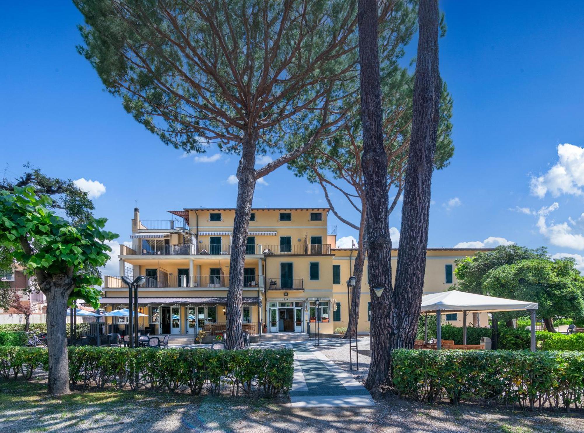 Hotel Apuana Marina di Pietrasanta Dış mekan fotoğraf
