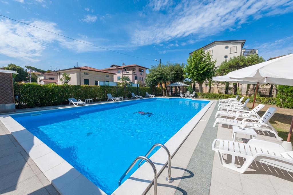 Hotel Apuana Marina di Pietrasanta Dış mekan fotoğraf