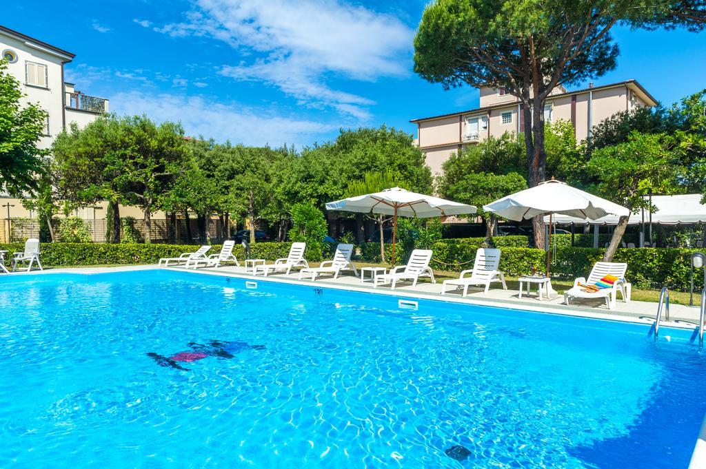 Hotel Apuana Marina di Pietrasanta Dış mekan fotoğraf